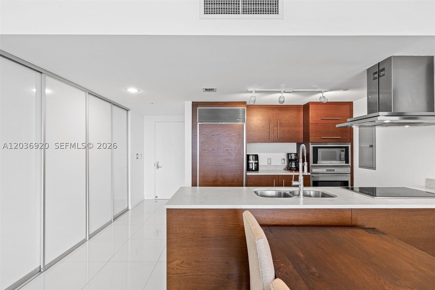 image Icon Brickell II18