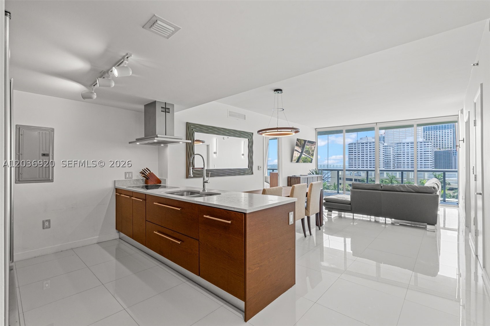 image Icon Brickell II8