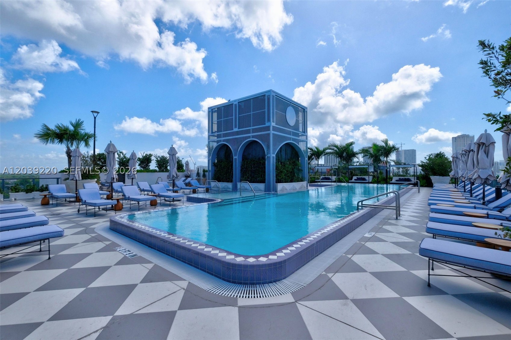 2700 Nw 2nd Ave #528 Miami, FL 33127
