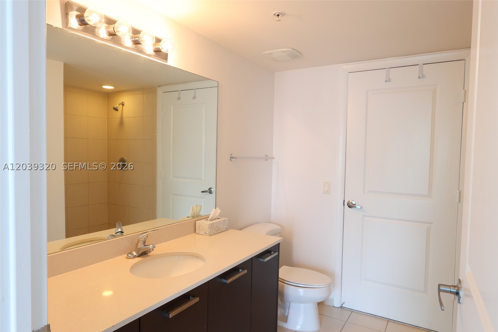 image Gallery Art Condos13
