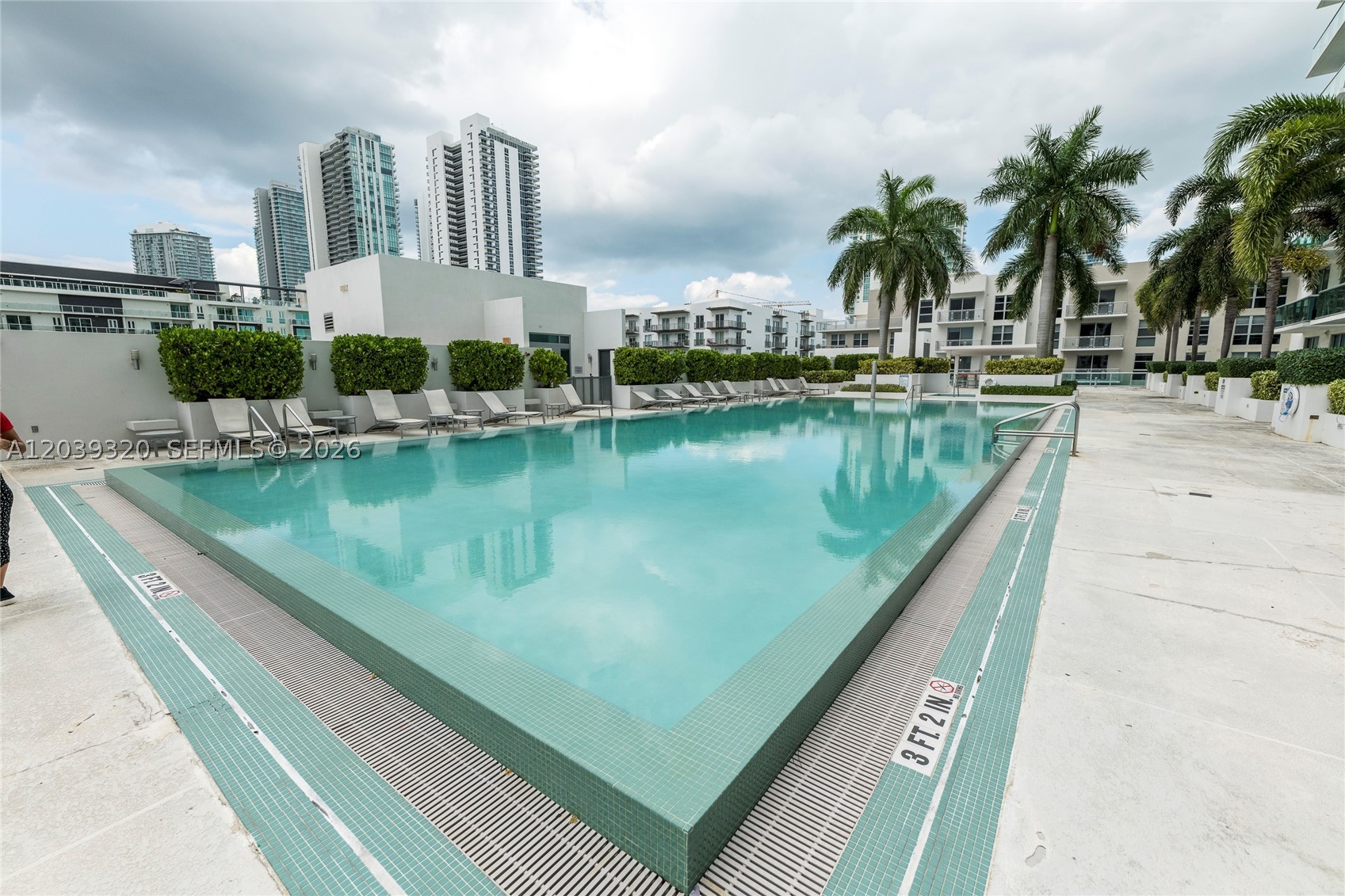 image Gallery Art Condos30