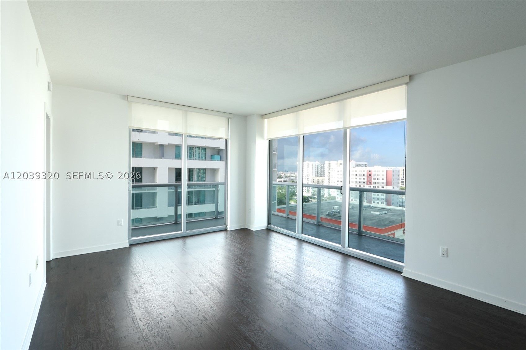 image Gallery Art Condos4