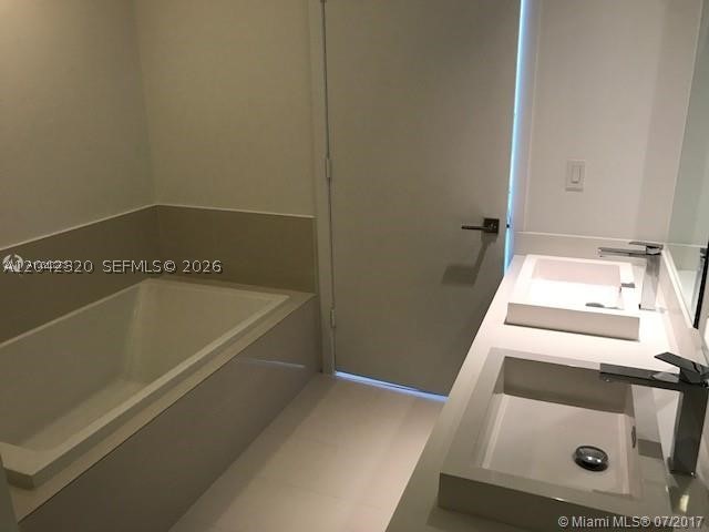 image Brickell Heights West9