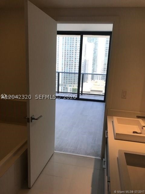 image Brickell Heights West10