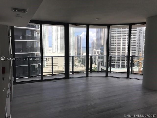 image Brickell Heights West3