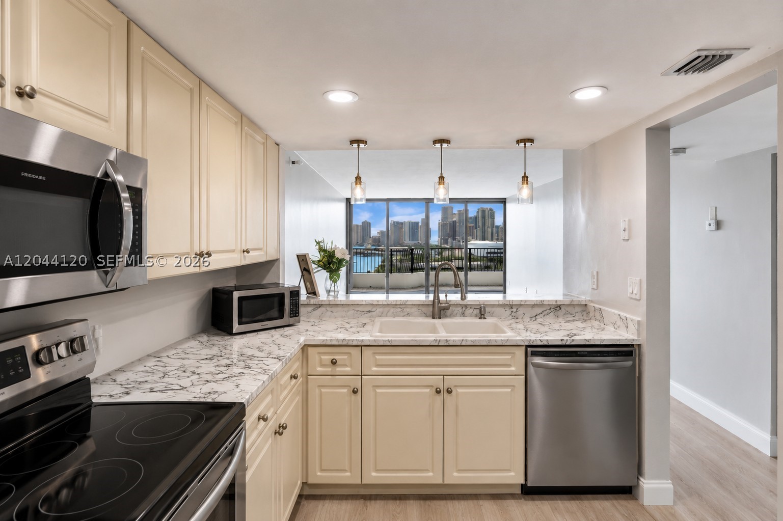 555 NE 15th St #20I Miami, FL 33132