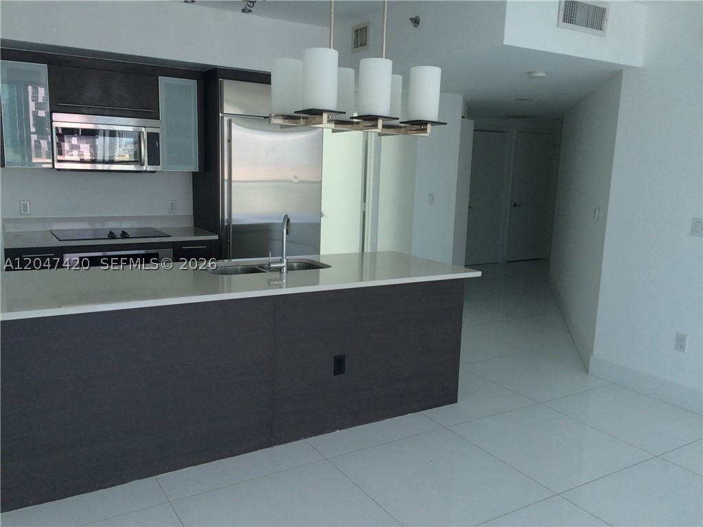image 500 Brickell West9