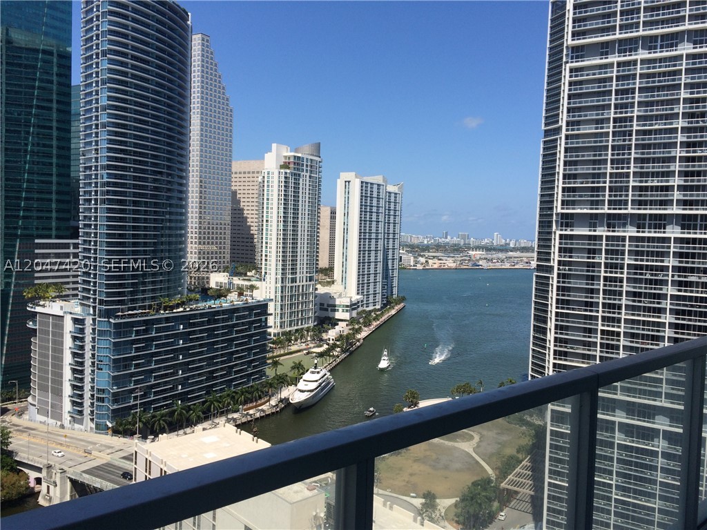 image 500 Brickell West11