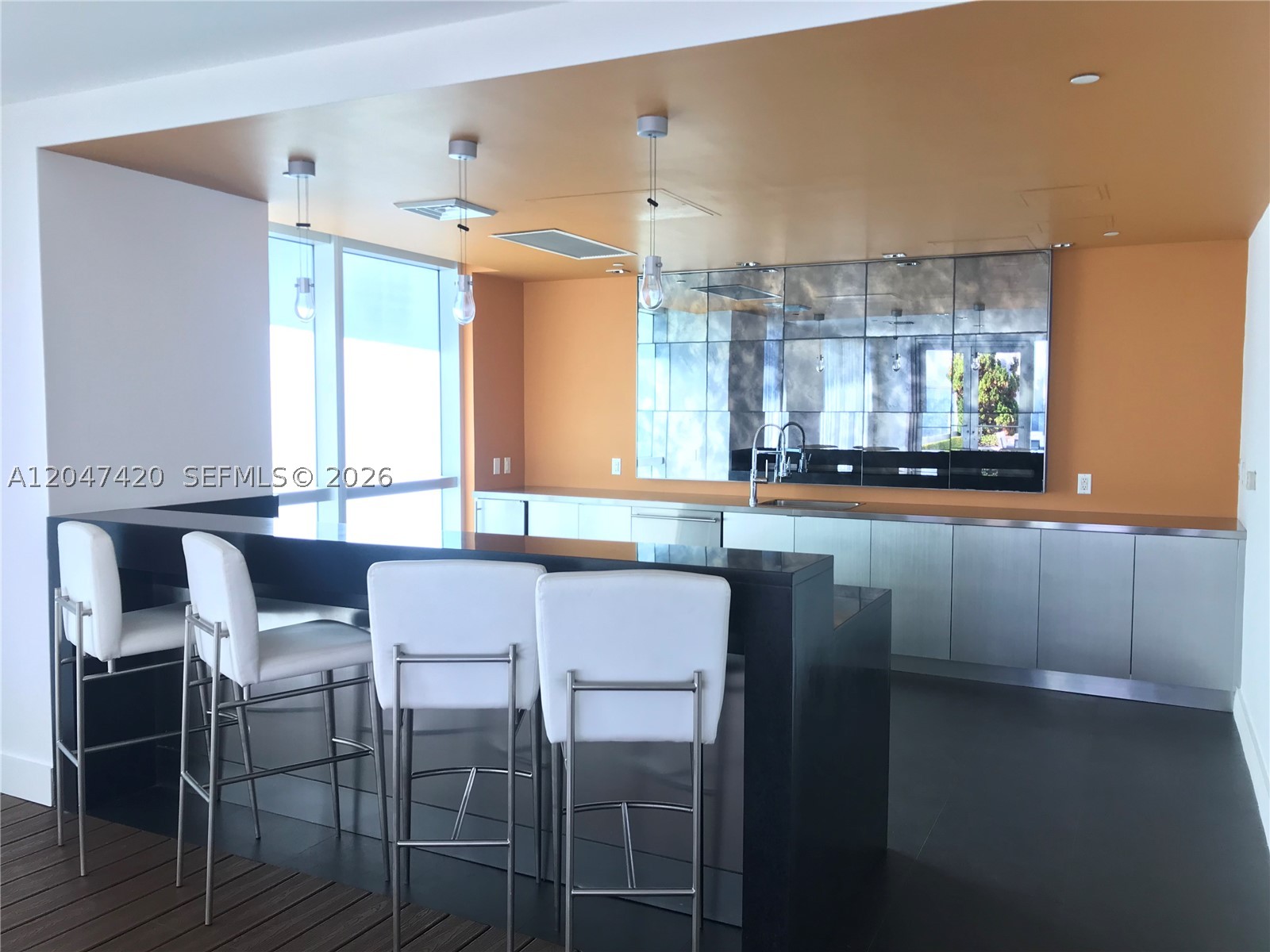 image 500 Brickell West24