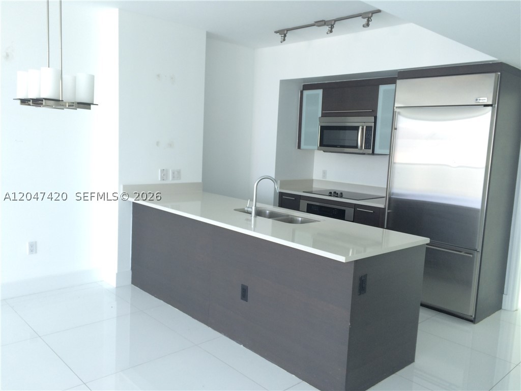 image 500 Brickell West8