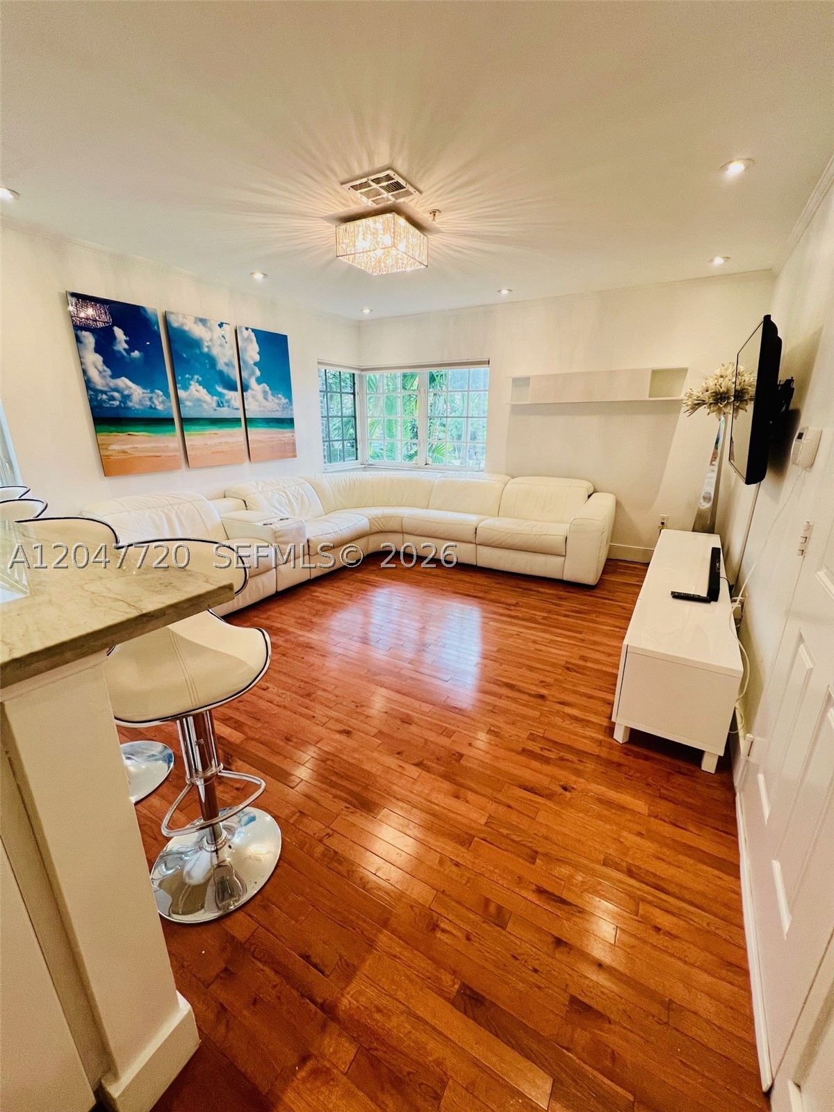 600 Euclid Ave #5B
