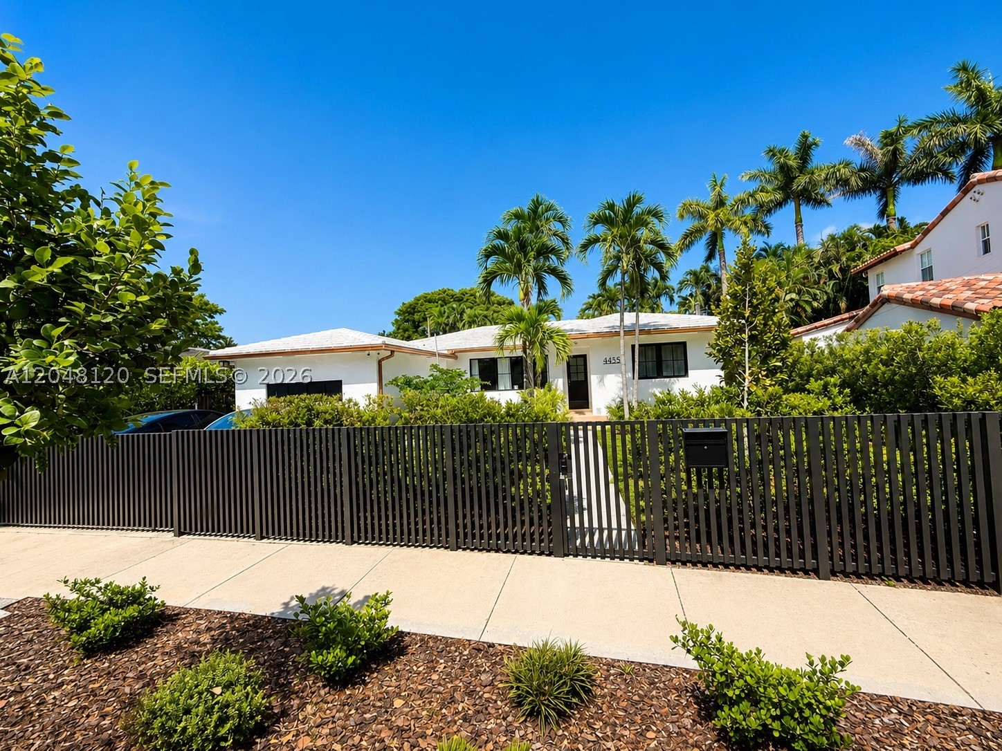 4455 N Bay Rd Miami Beach, FL 33140