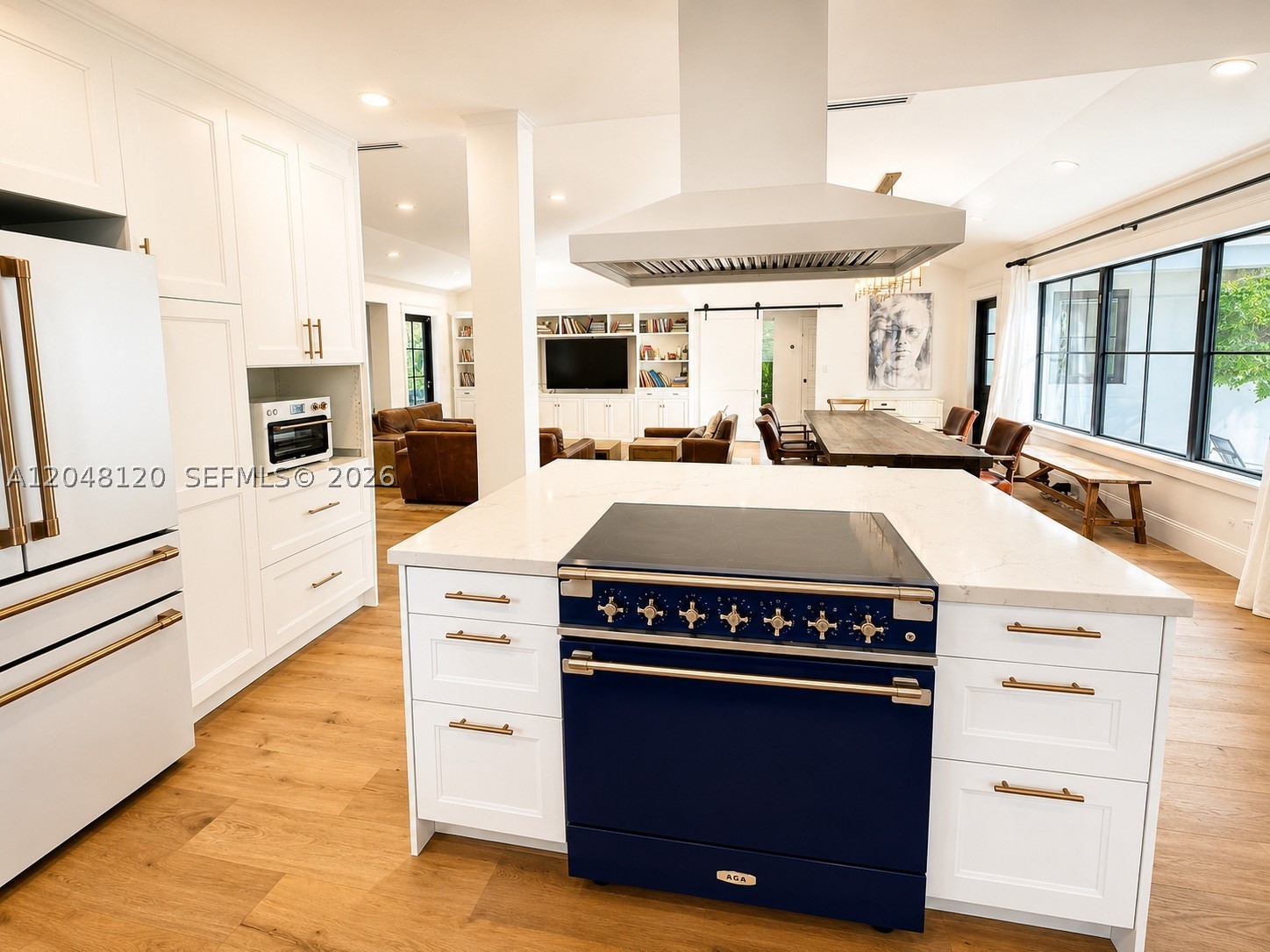 4455 N Bay Rd Miami Beach, FL 33140