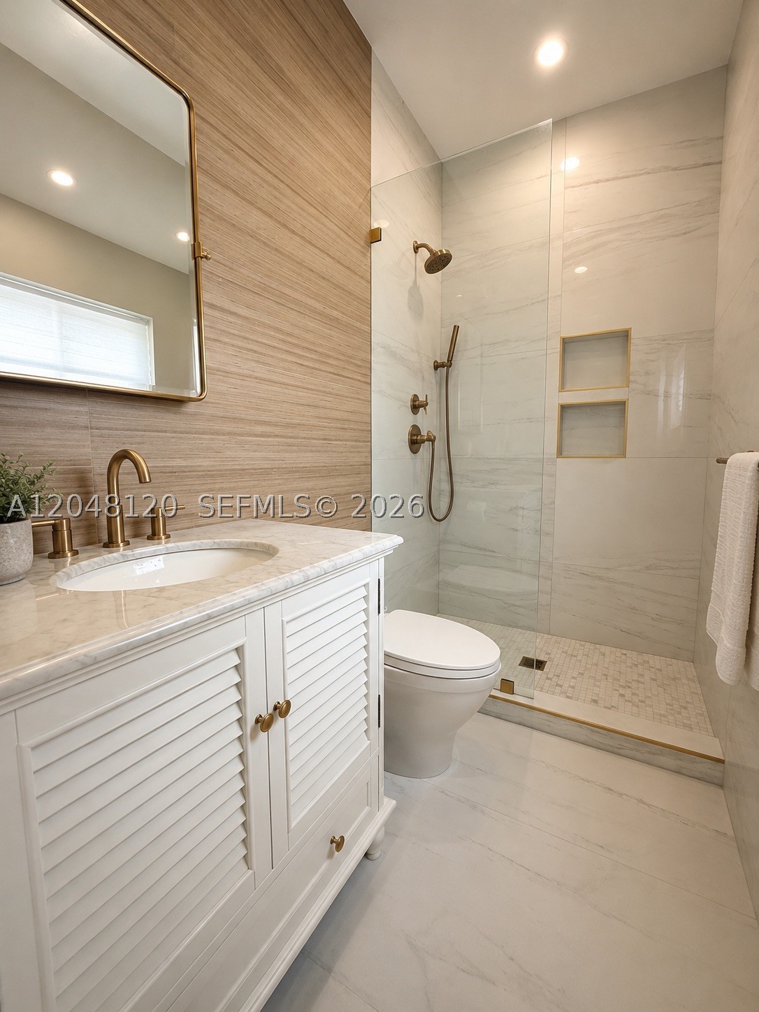4455 N Bay Rd Miami Beach, FL 33140