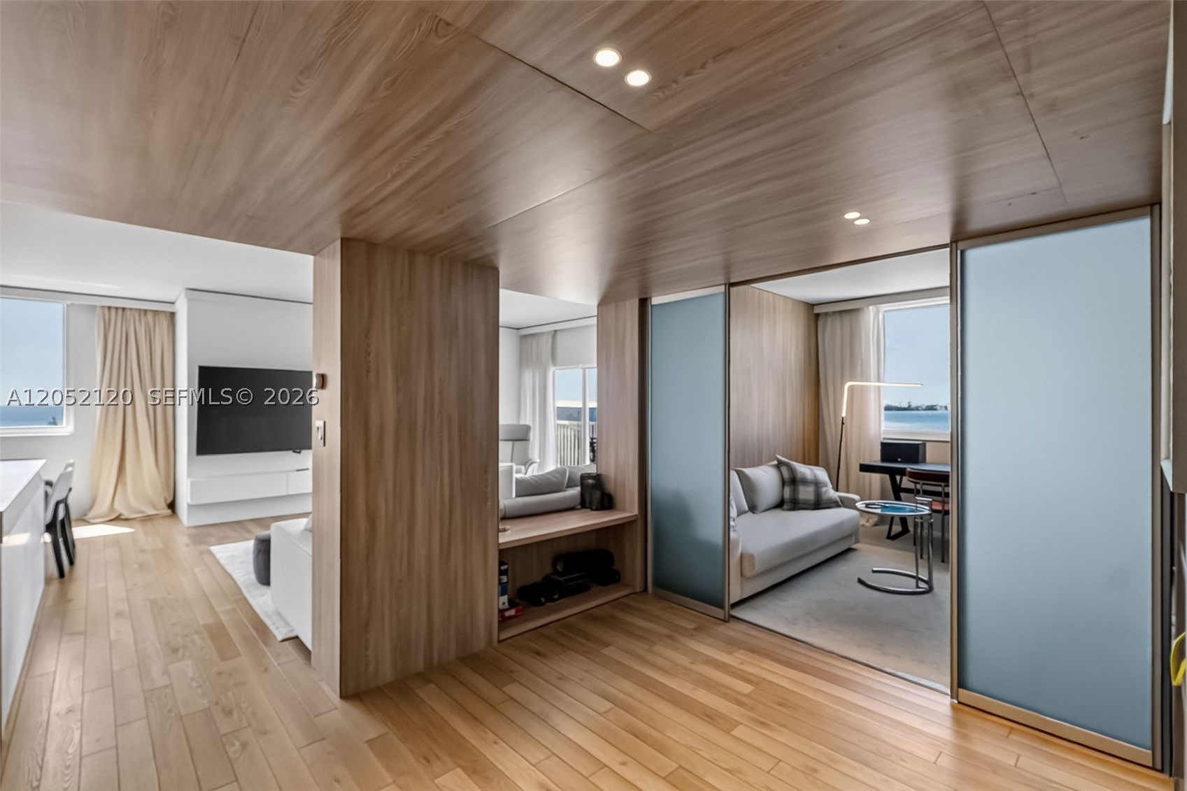 image Arlen House Condo17