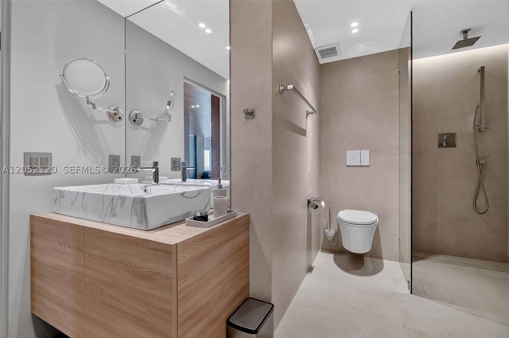 image Arlen House Condo18