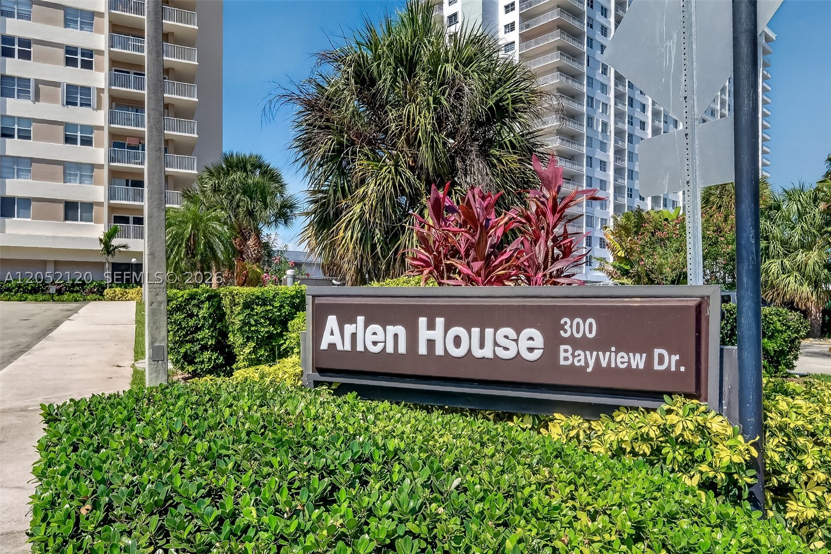 image Arlen House Condo1