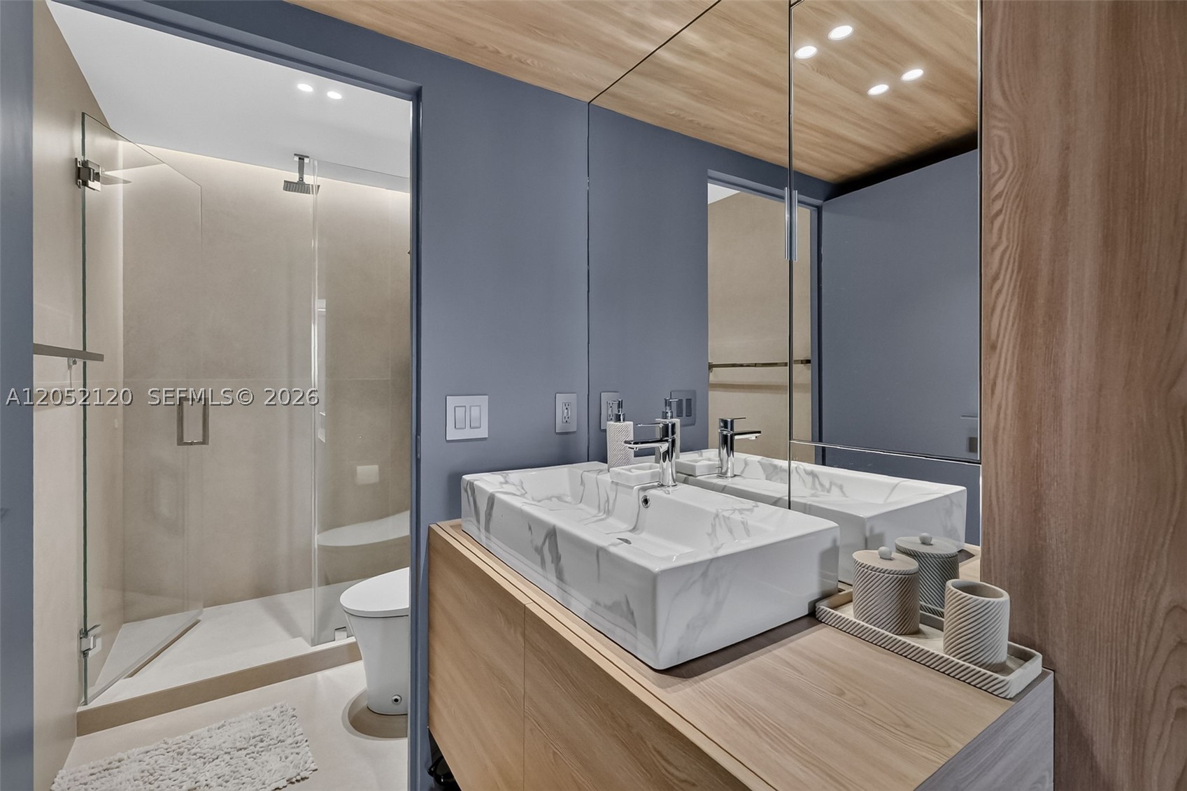 image Arlen House Condo26