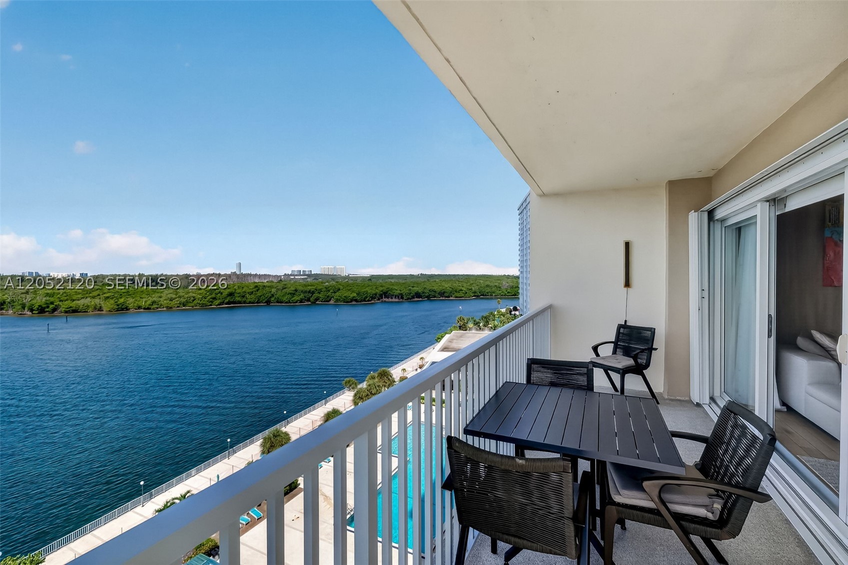 image Arlen House Condo31