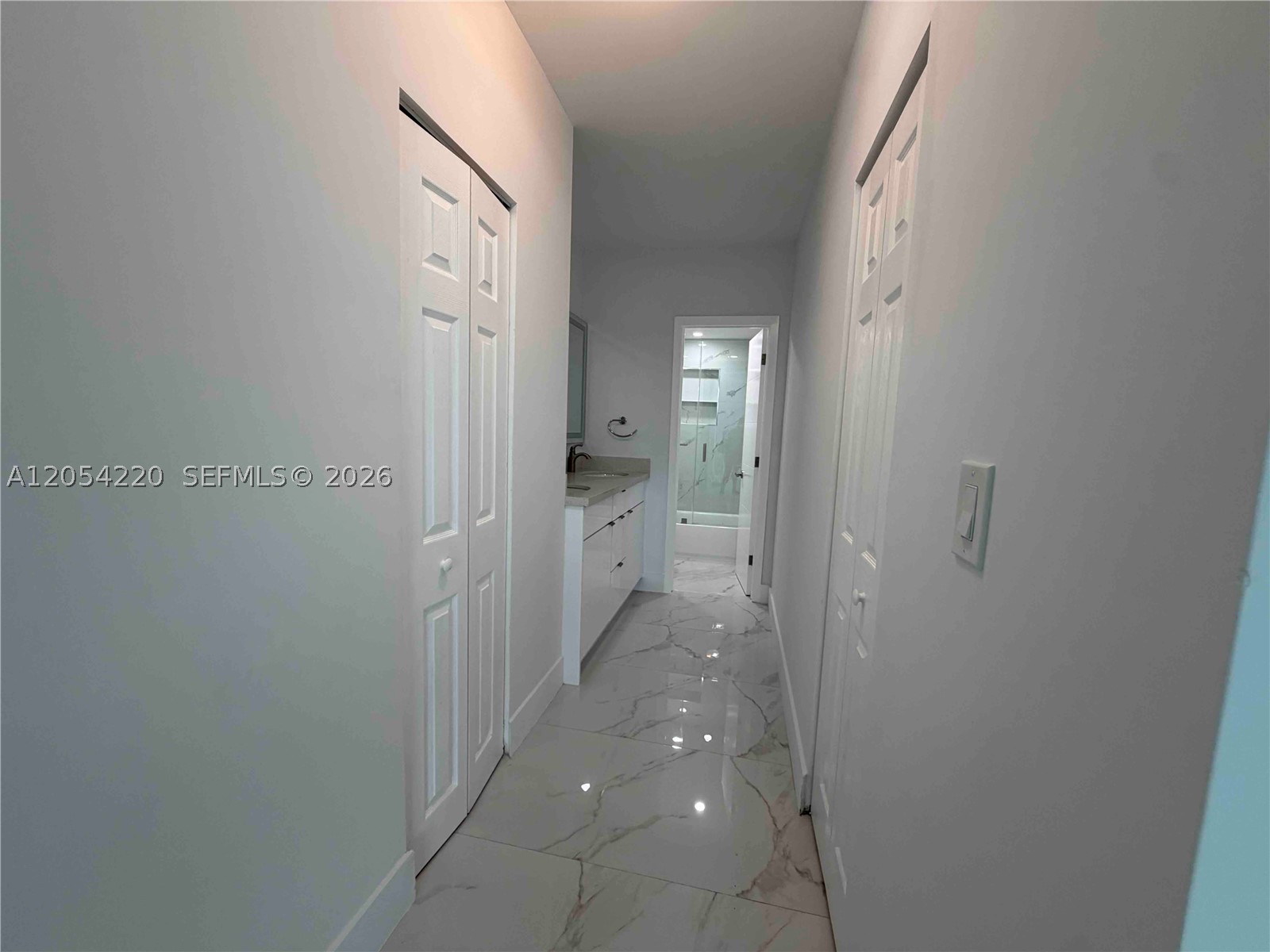 image Arlen House West21