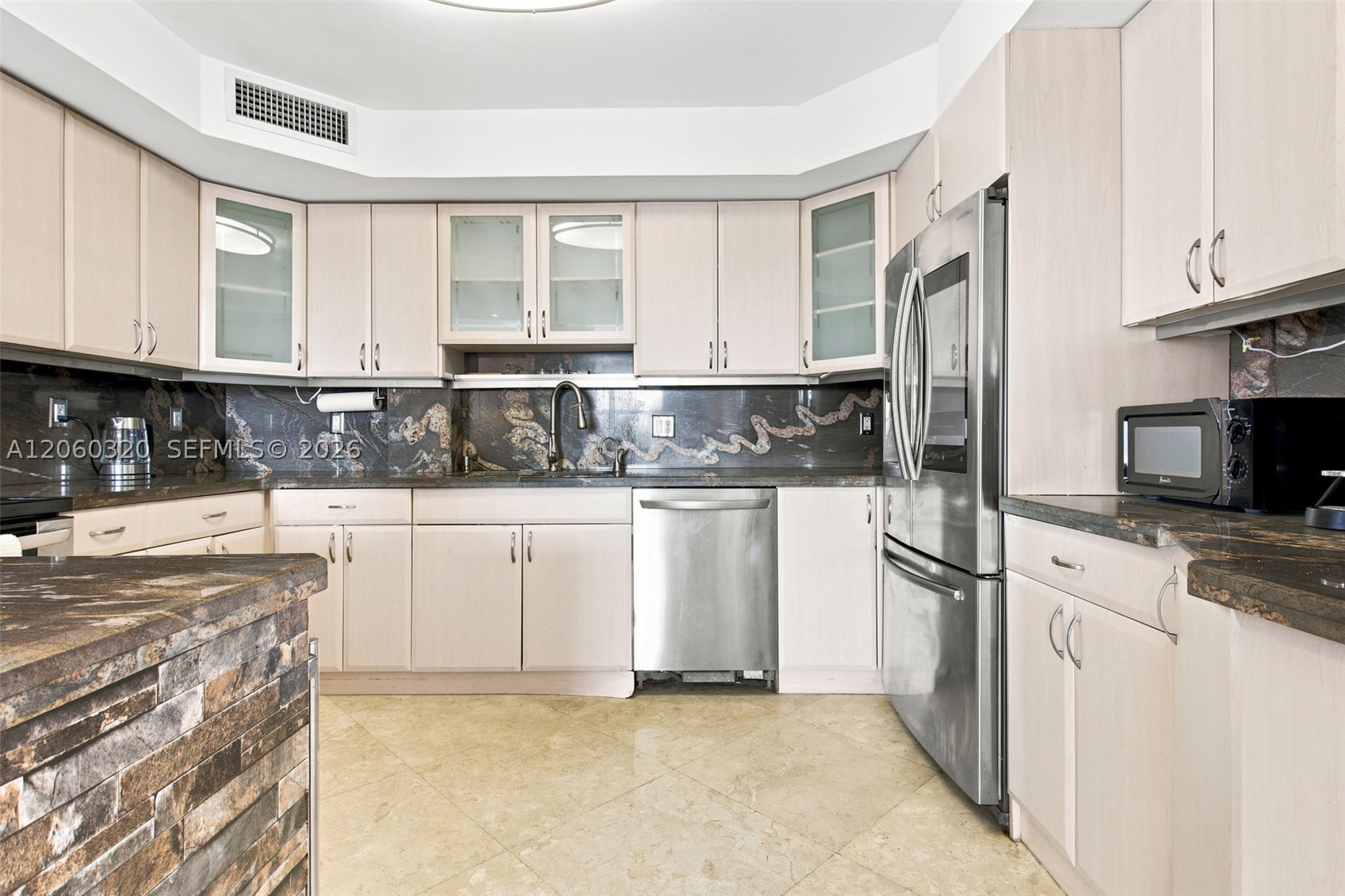 image Arlen House West9