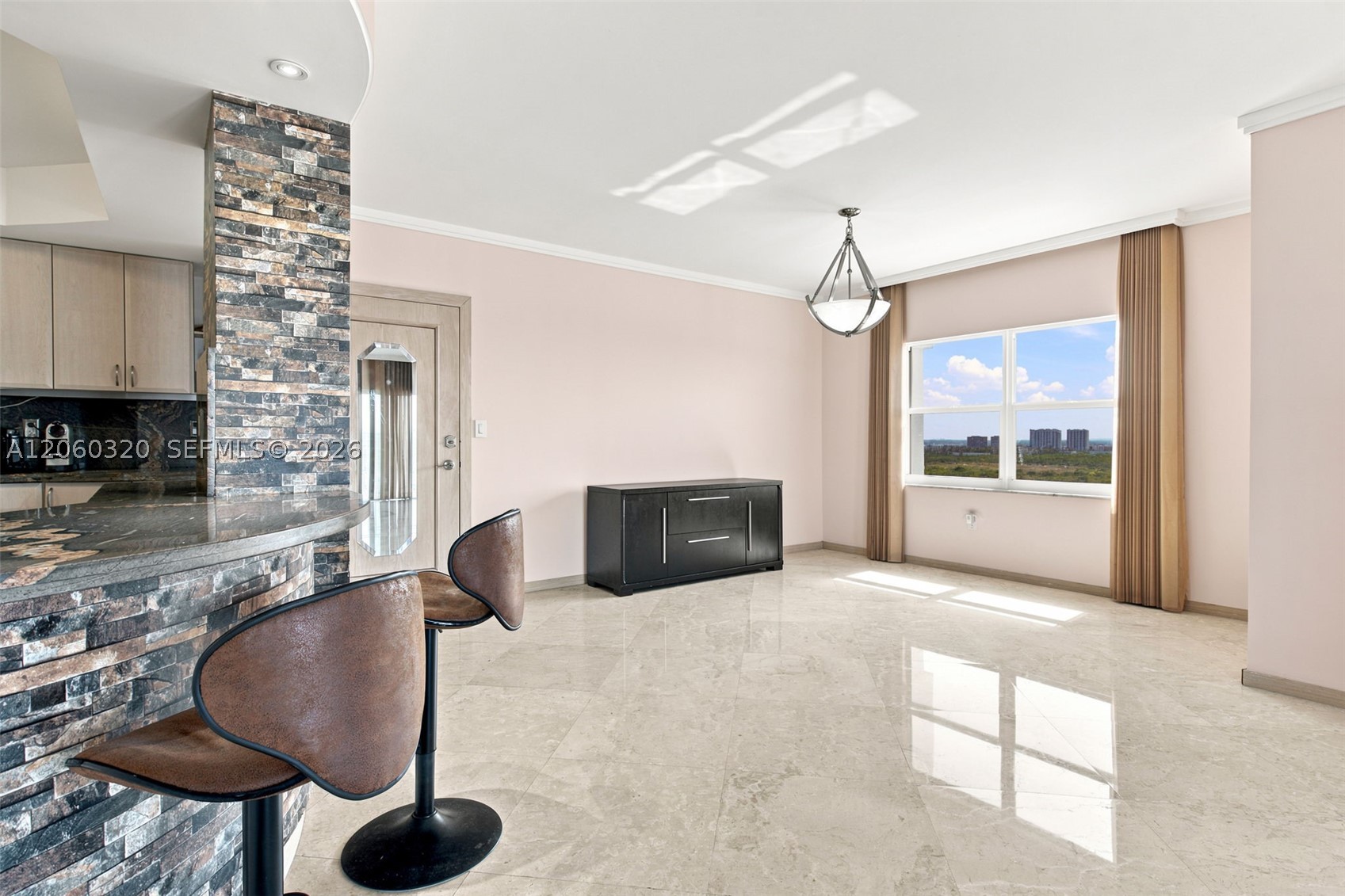 image Arlen House West16
