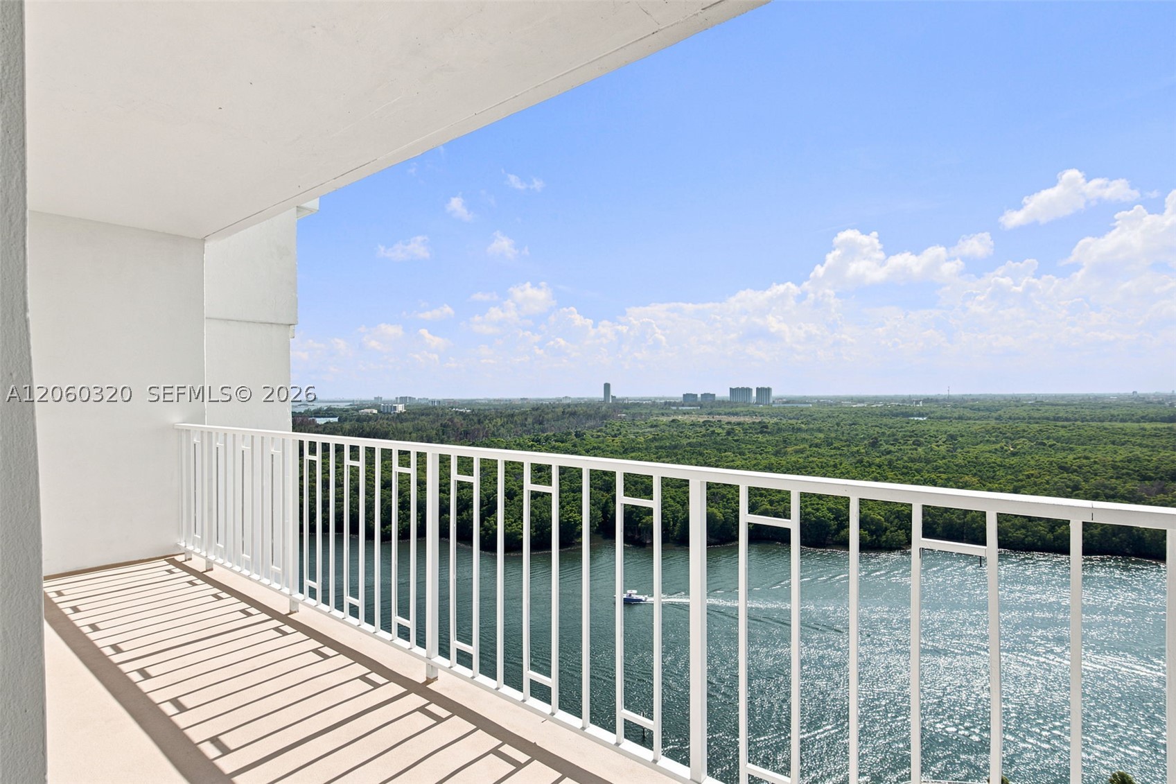 image Arlen House West24
