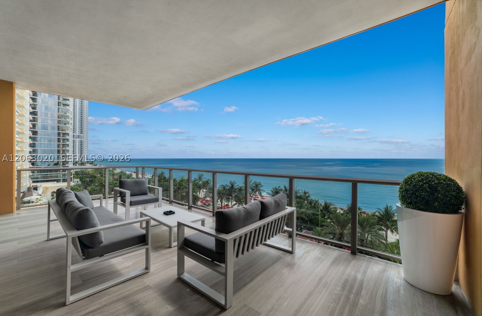 image The Mansions at Acqualina36