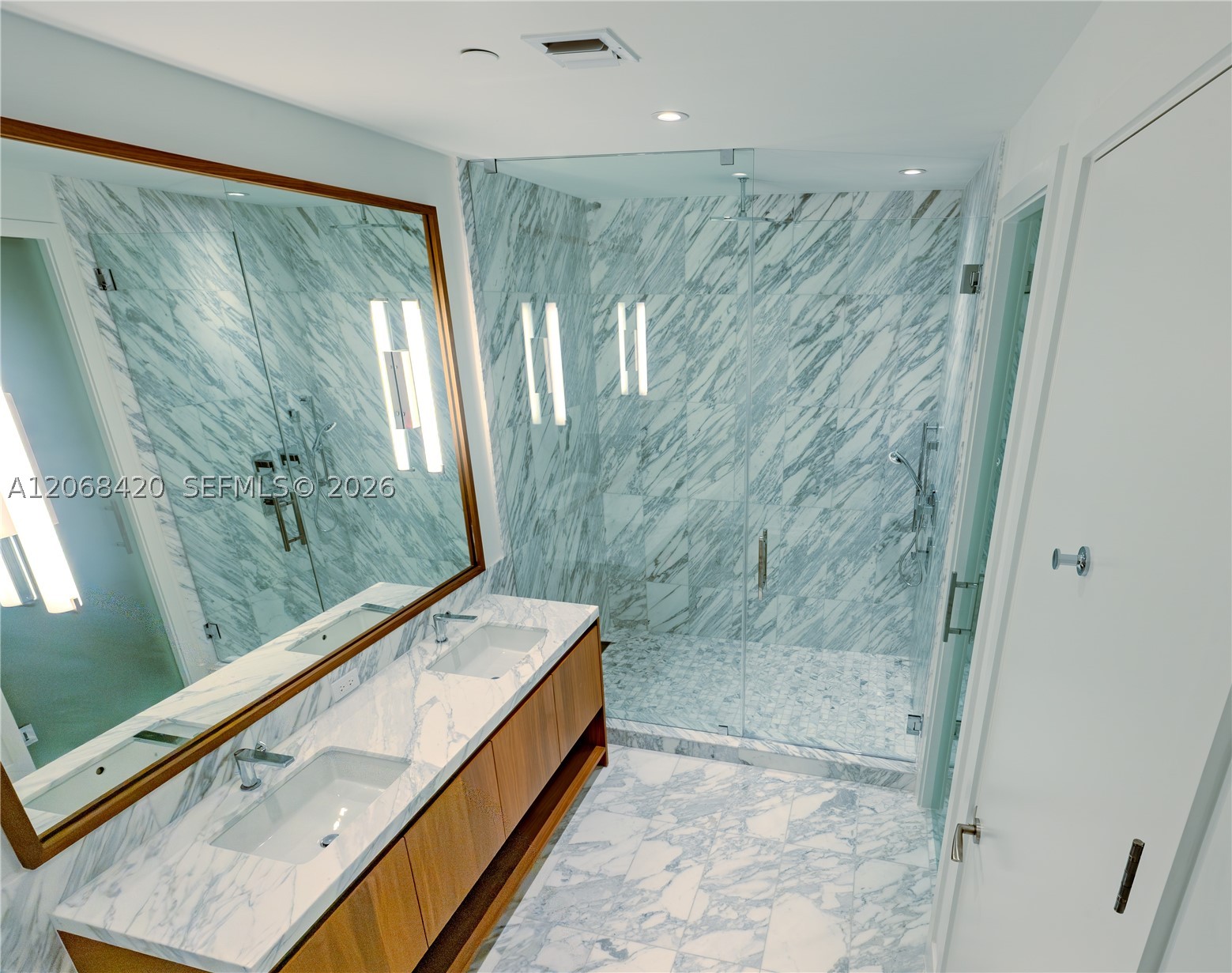 image Una Residences6