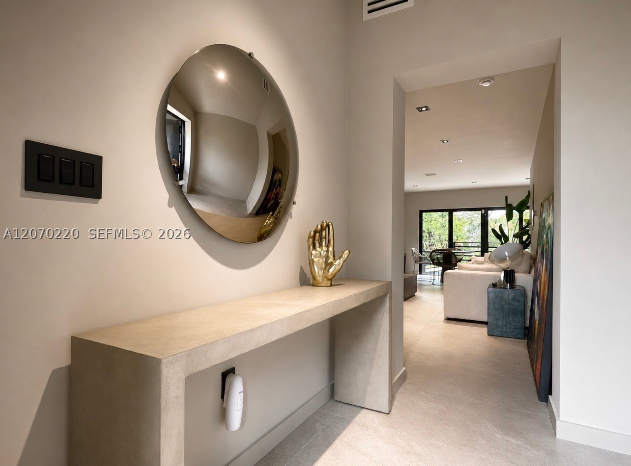 2155 SW 25th Ter Miami, FL 33133