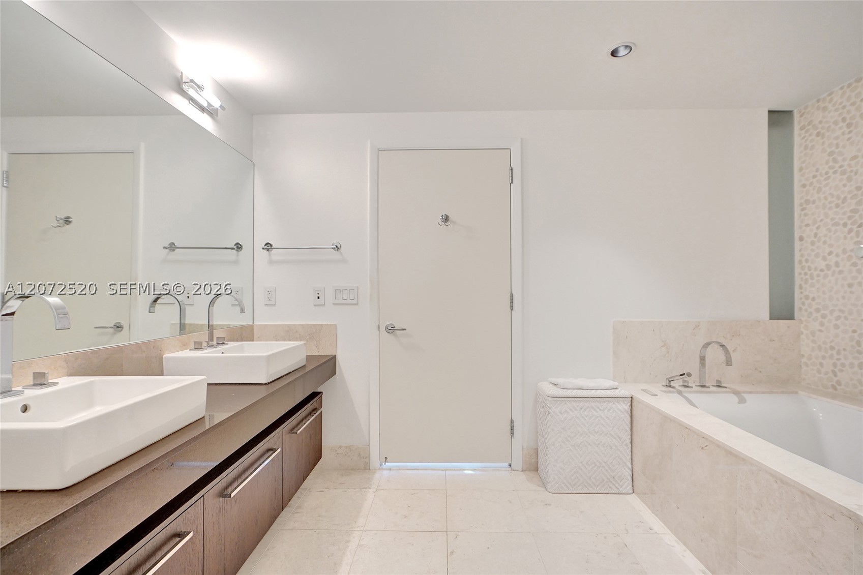 17121 Collins Ave #3206 Sunny Isles Beach, FL 33160