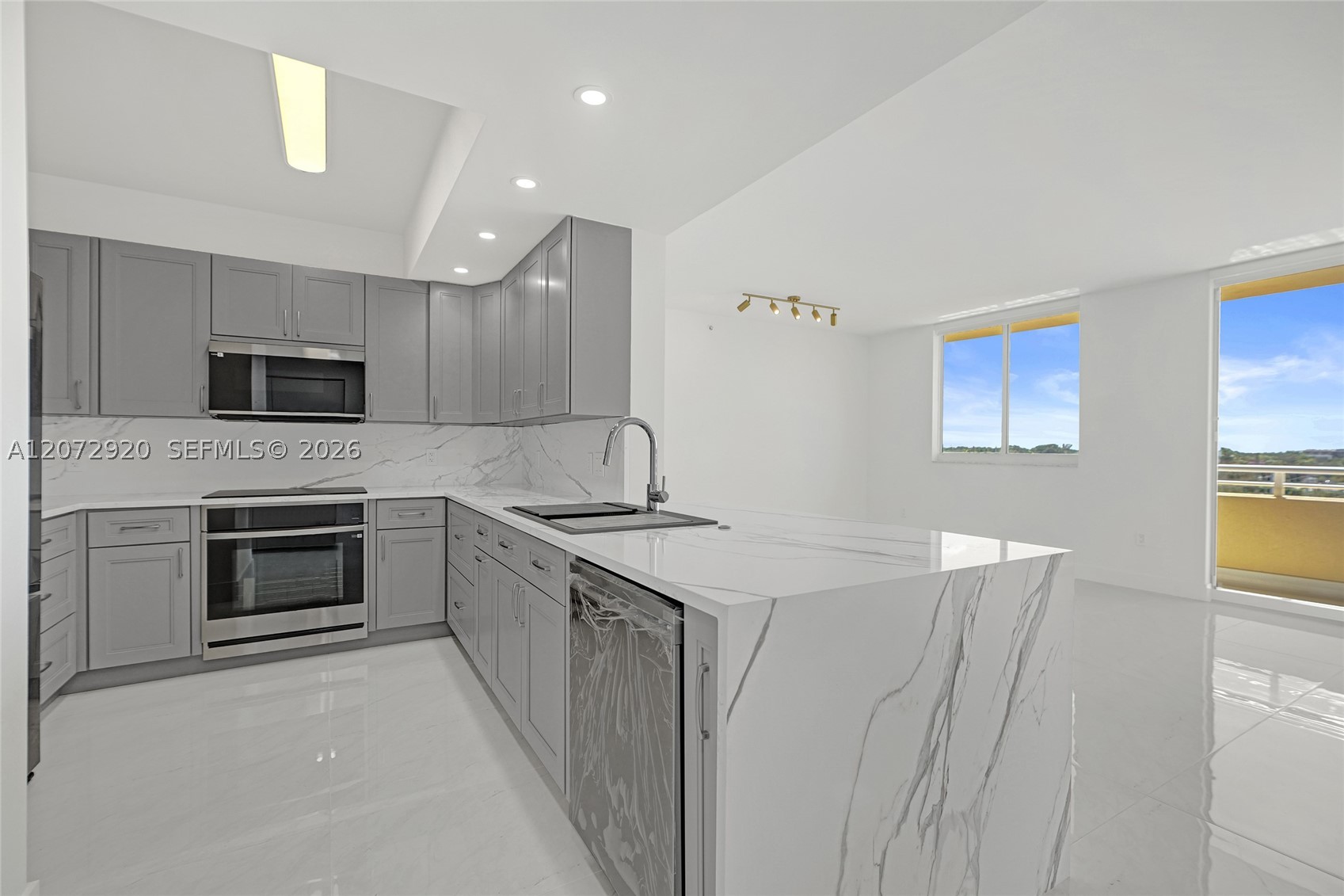 2775 NE 187th St #514 Aventura, FL 33180