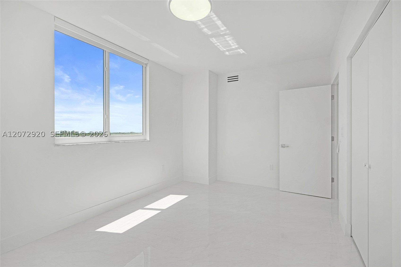 2775 NE 187th St #514 Aventura, FL 33180
