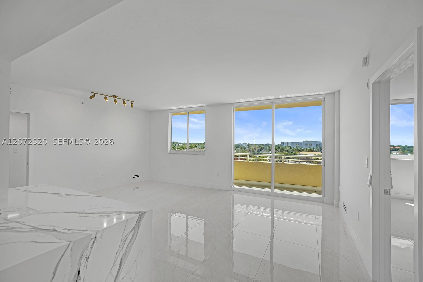 2775 NE 187th St #514 Aventura, FL 33180