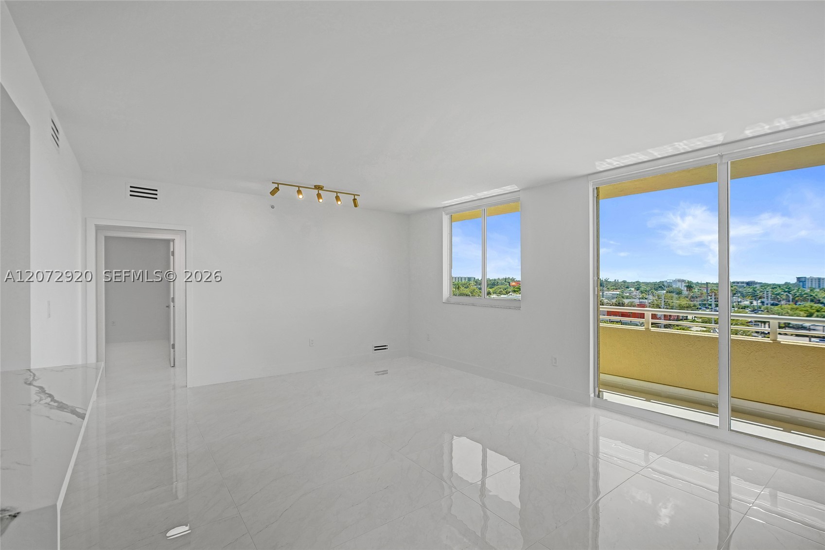 2775 NE 187th St #514 Aventura, FL 33180