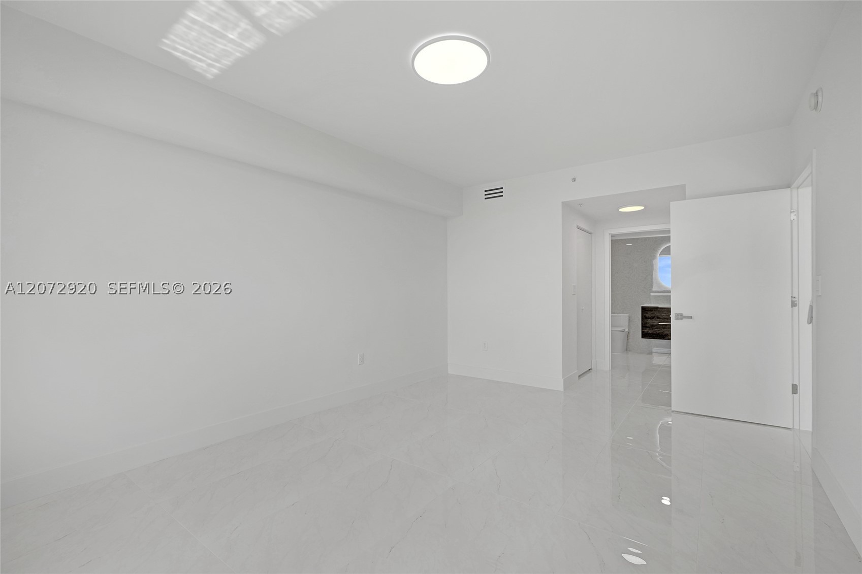 2775 NE 187th St #514 Aventura, FL 33180