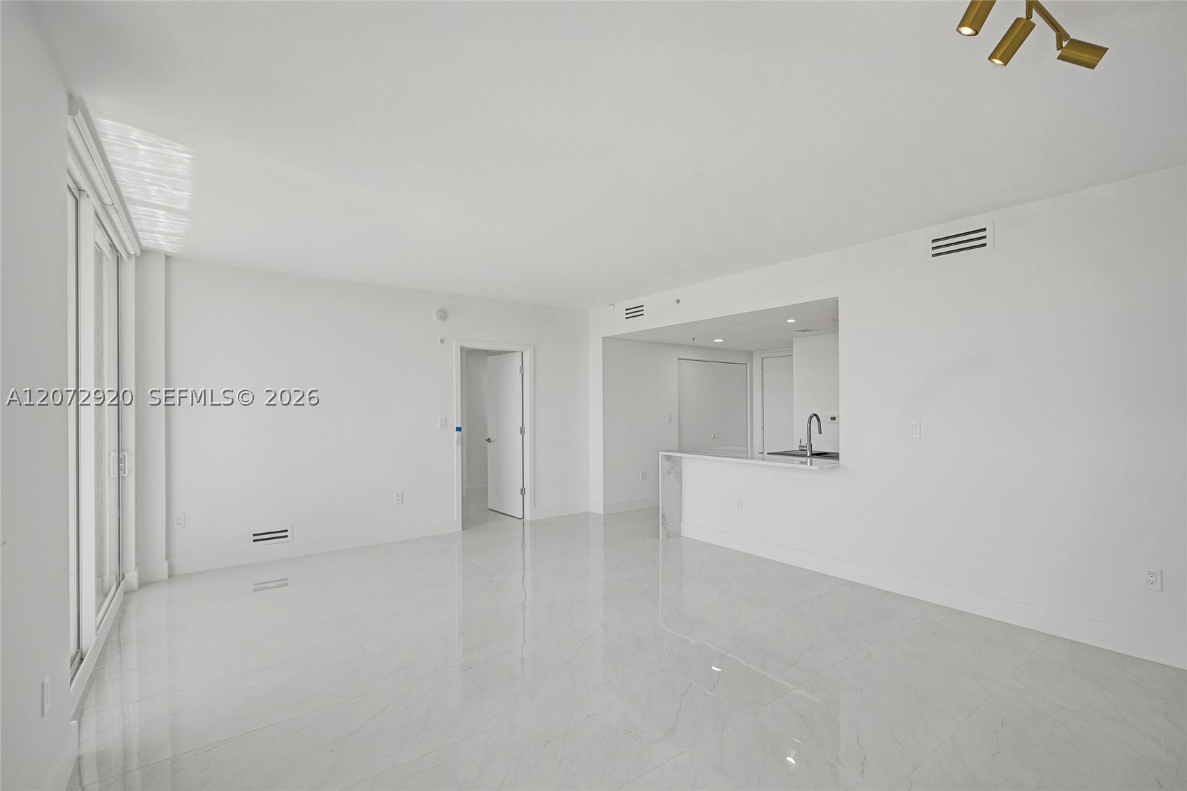 2775 NE 187th St #514 Aventura, FL 33180