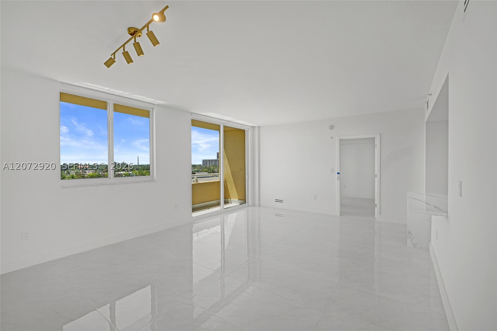 2775 NE 187th St #514 Aventura, FL 33180