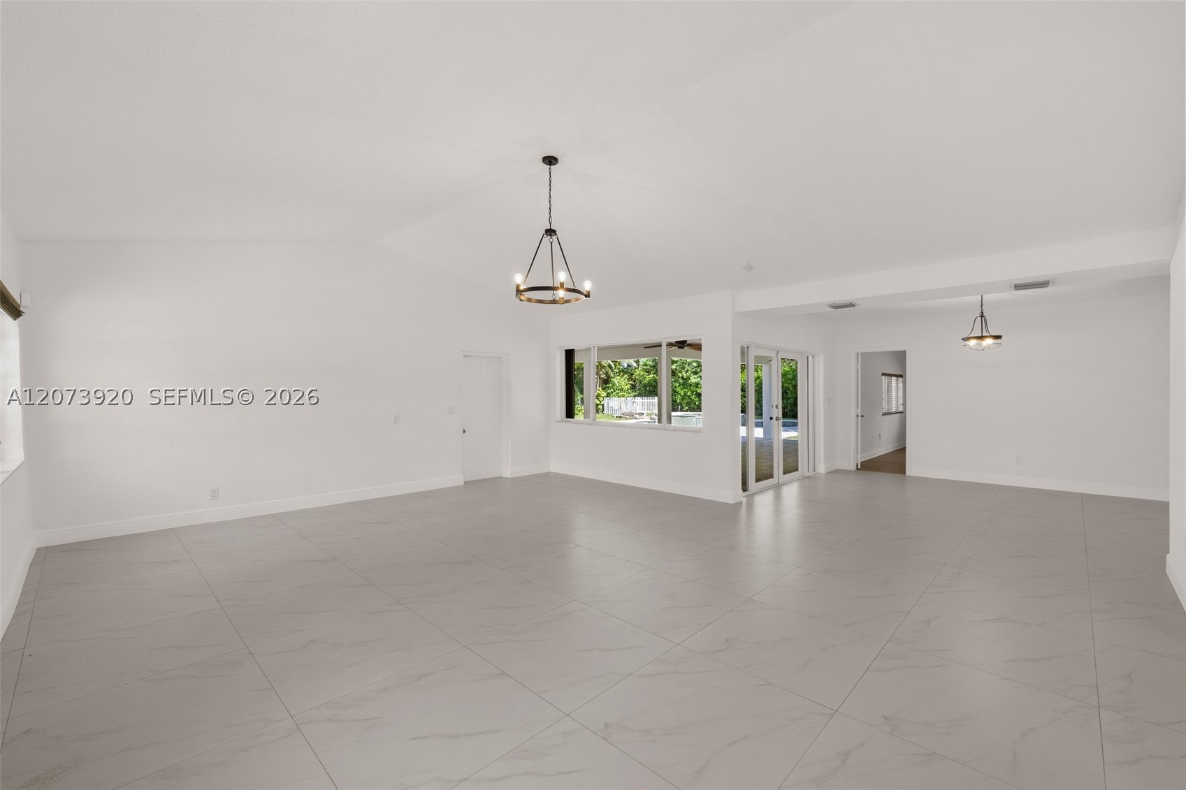 8261 SW 142nd St Palmetto Bay, FL 33158