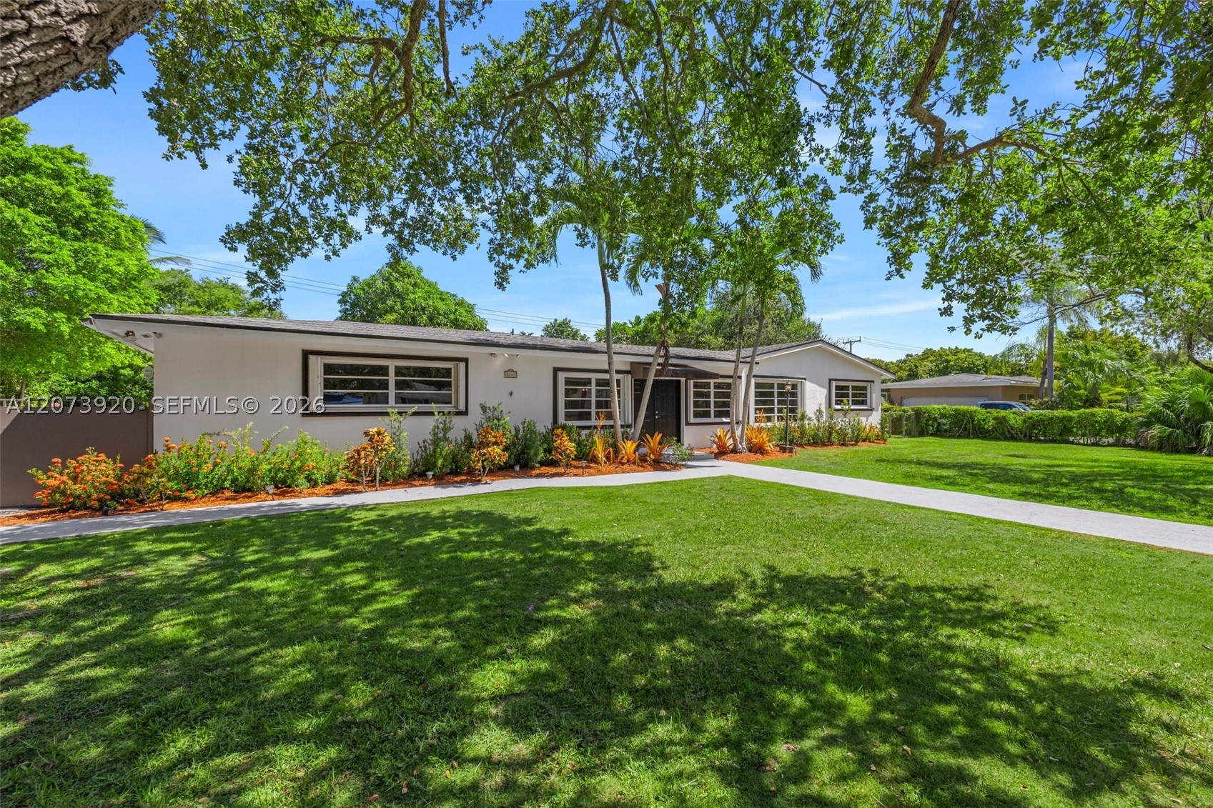 8261 SW 142nd St Palmetto Bay, FL 33158