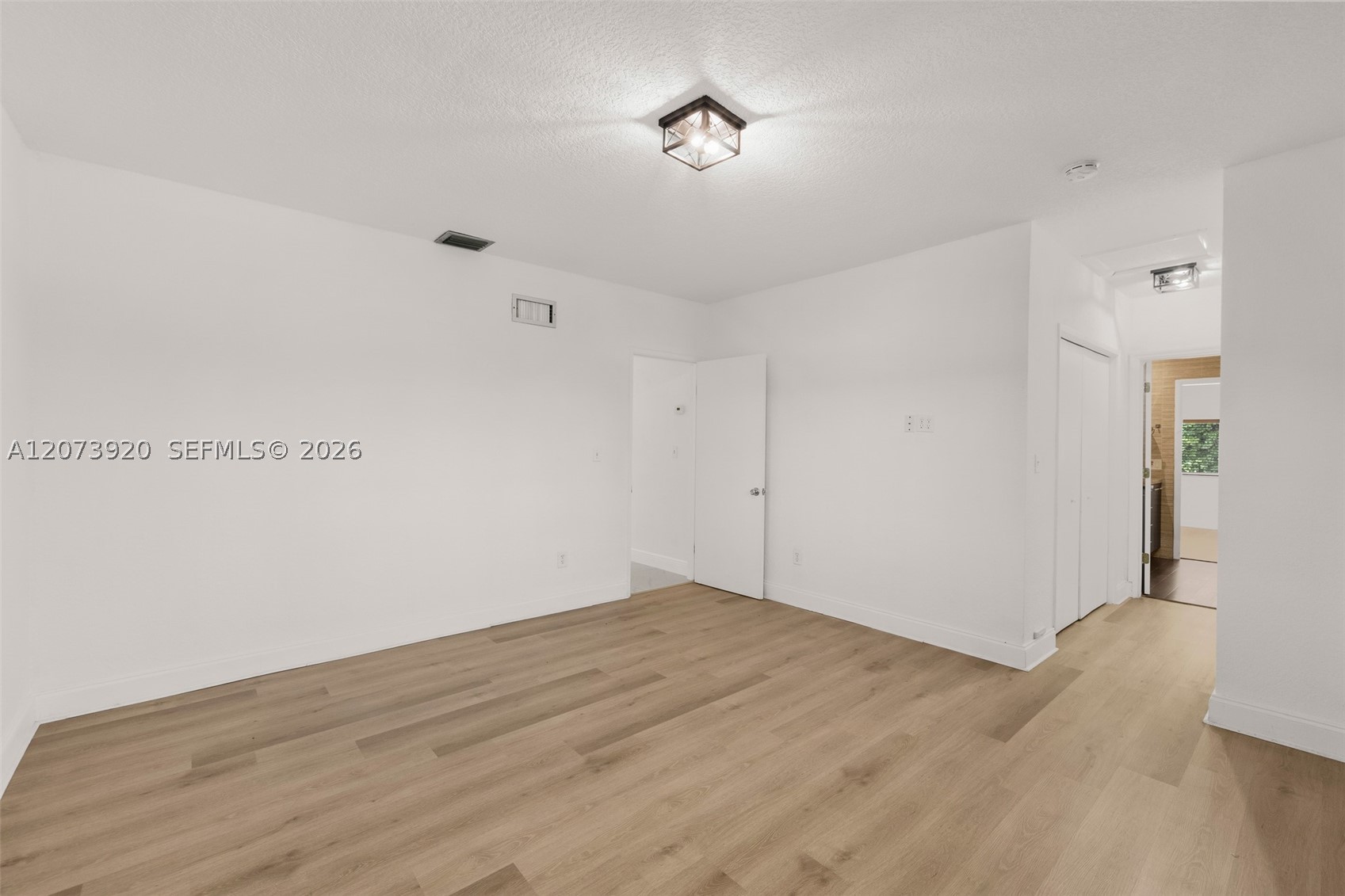 8261 SW 142nd St Palmetto Bay, FL 33158