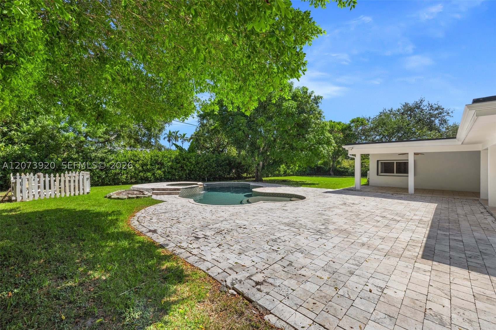 8261 SW 142nd St Palmetto Bay, FL 33158