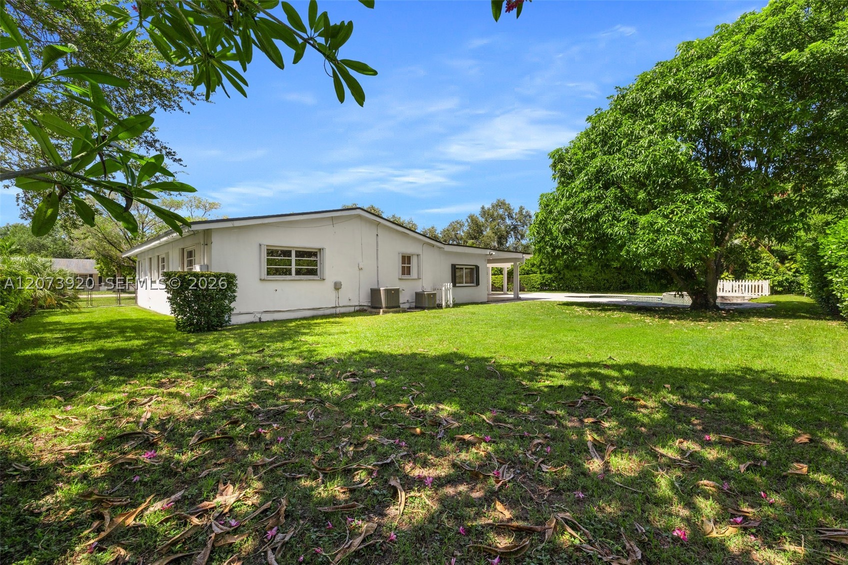 8261 SW 142nd St Palmetto Bay, FL 33158