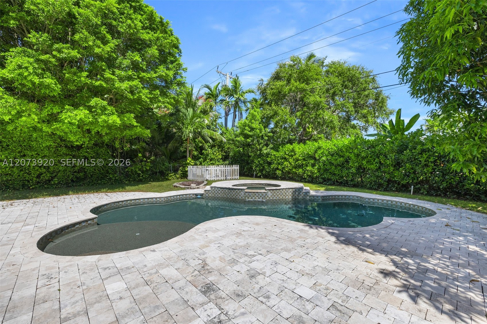 8261 SW 142nd St Palmetto Bay, FL 33158