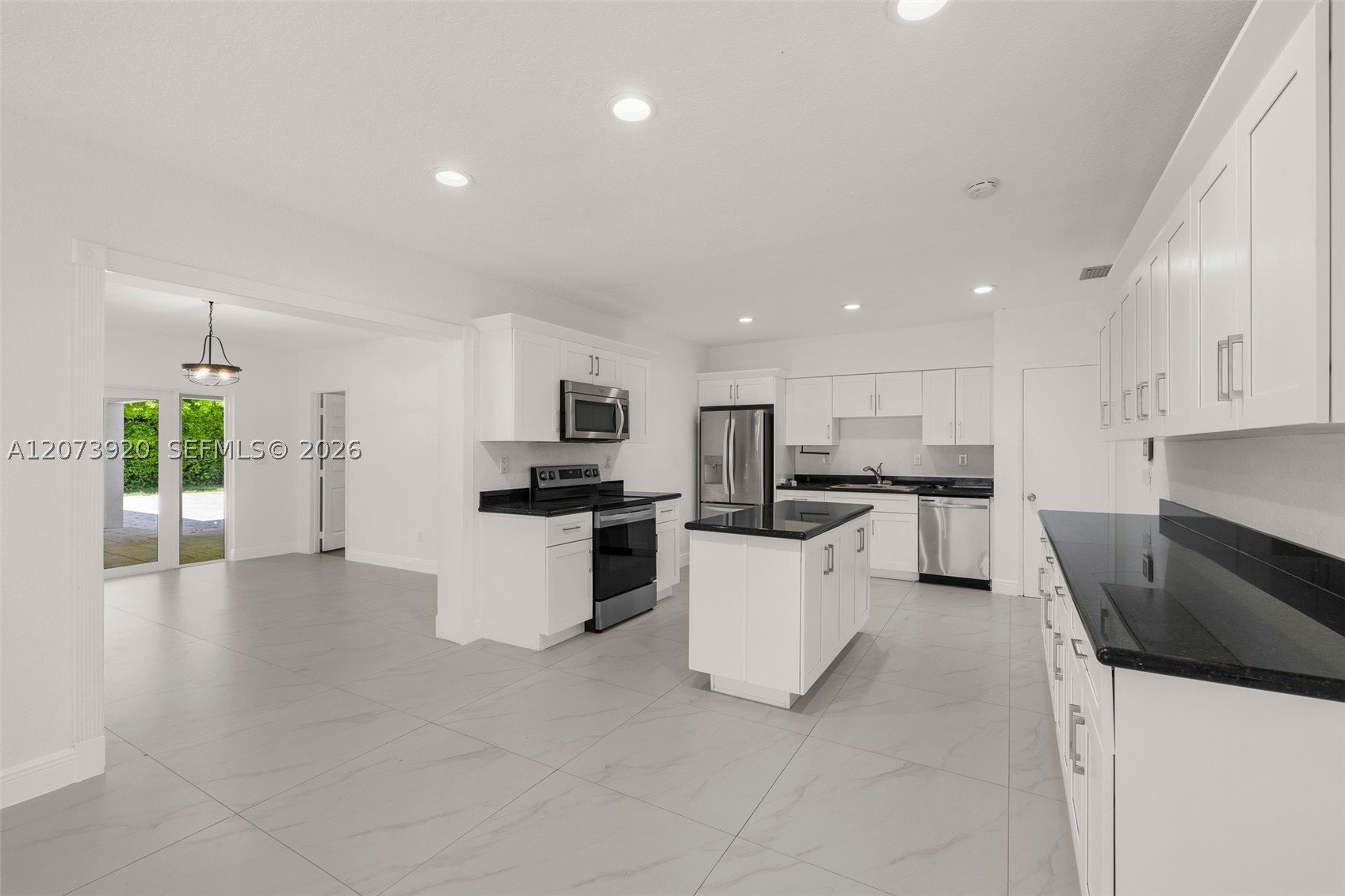 8261 SW 142nd St Palmetto Bay, FL 33158