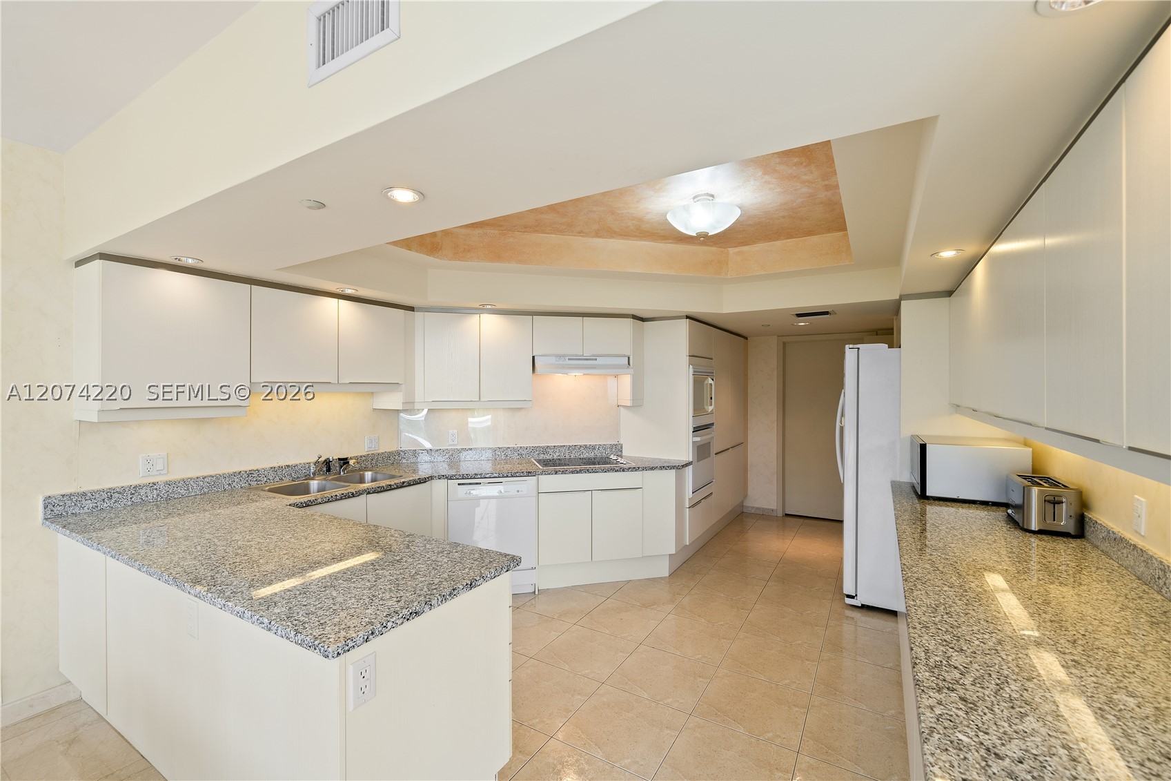 7000 Island Blvd #609 Aventura, FL 33160