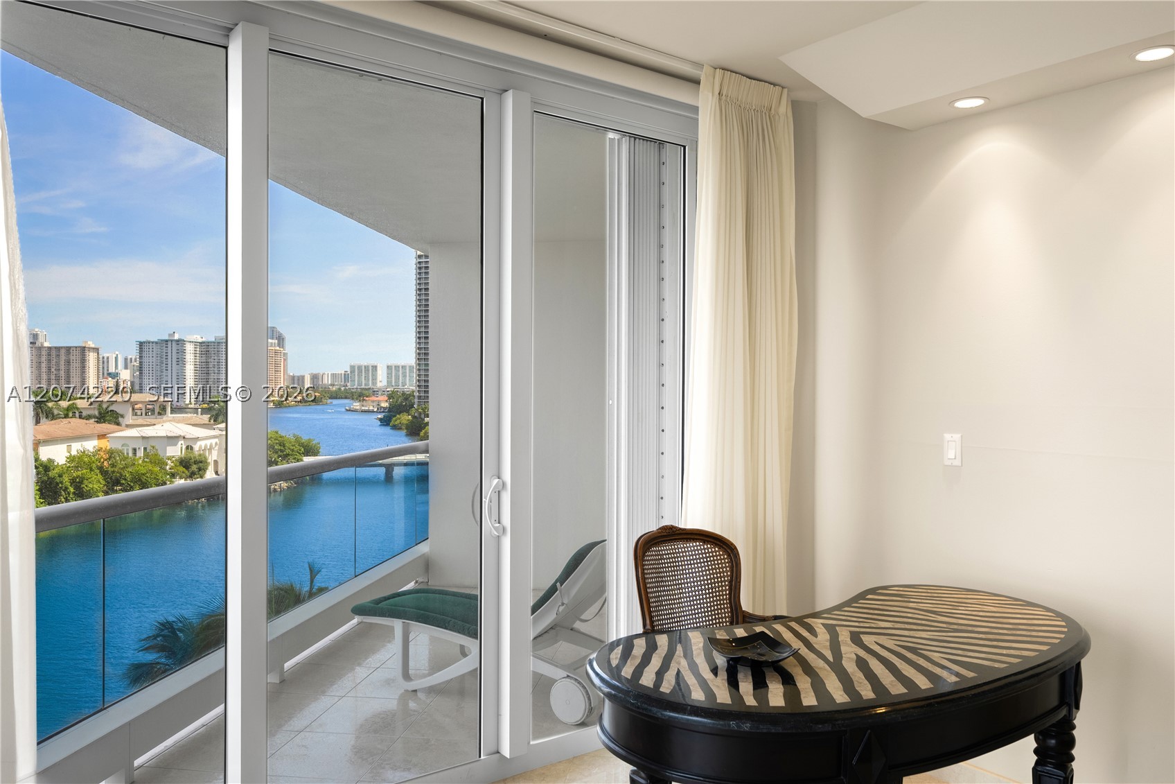 7000 Island Blvd #609 Aventura, FL 33160