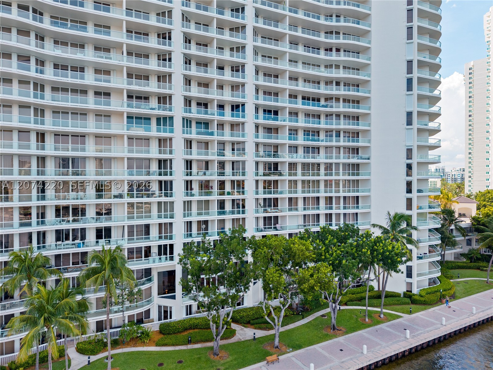 7000 Island Blvd #609 Aventura, FL 33160