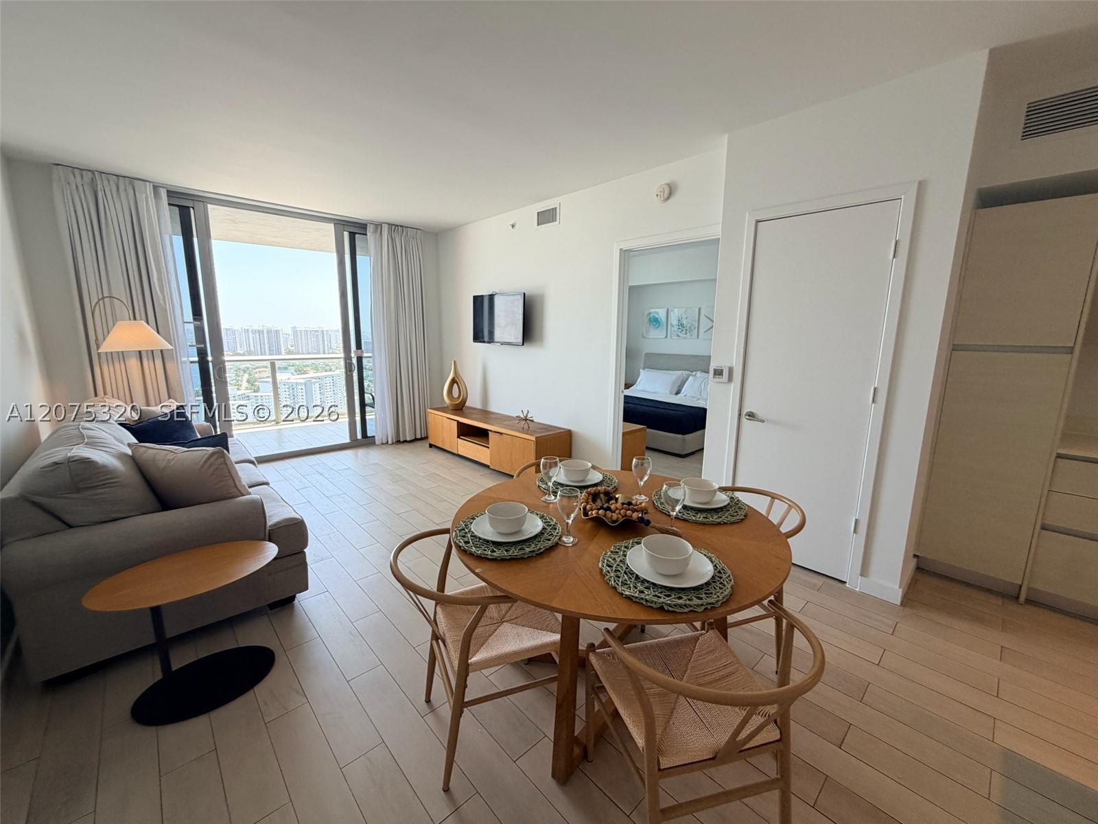 image Beachwalk Condominium10