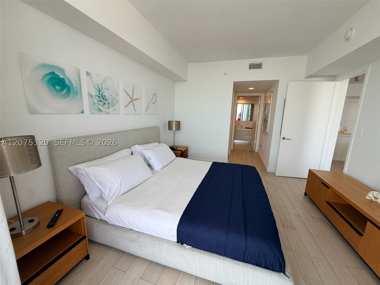 image Beachwalk Condominium14